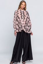 Charger l'image dans la galerie, See Through Shirt With Lace Detail