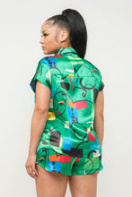 Charger l'image dans la galerie, Ensemble haut boutonné et short en satin imprimé Dolman