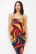Charger l&#39;image dans la galerie, Robe midi multicolore à imprimé marbré et dos croisé
