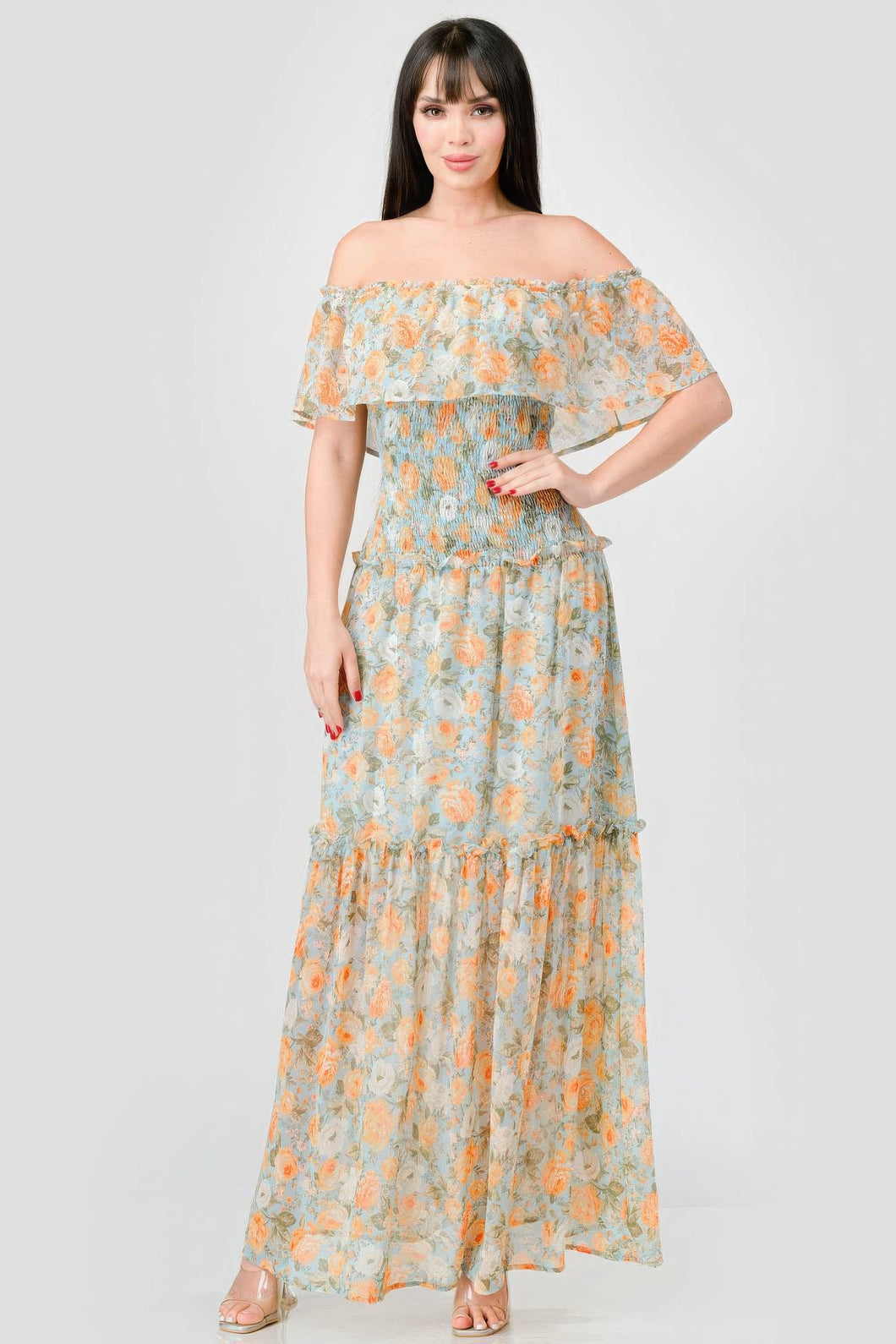 Robe longue fleurie en mousseline à épaules dénudées et dos smocké à volants et à plusieurs niveaux