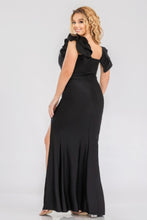 Charger l&#39;image dans la galerie, Plus - Robe longue Paty en satin stretch à volants
