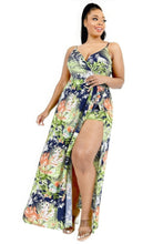 Charger l&#39;image dans la galerie, Plus - Robe longue à surplis et imprimé feuilles tropicales
