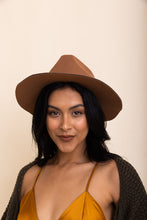 Charger l&#39;image dans la galerie, Pinched Front Western Style Hat
