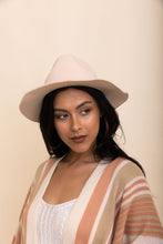 Charger l&#39;image dans la galerie, Pinched Front Western Style Hat
