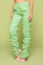 Charger l&#39;image dans la galerie, Pantalon froncé en cuir PU
