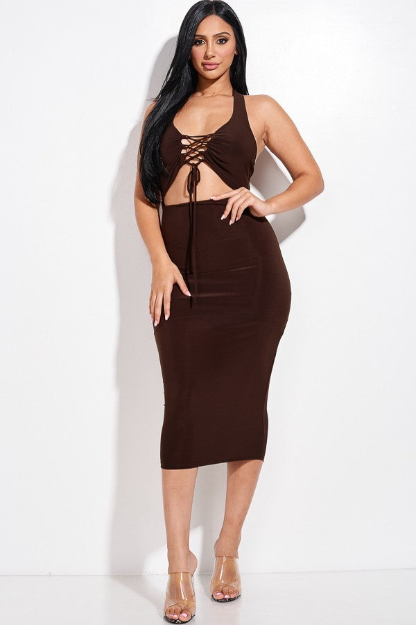Robe midi unie à col licou avec devant croisé et découpe