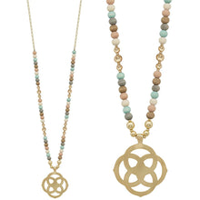 Charger l&#39;image dans la galerie, Collier de perles de bois à pendentif géométrique en forme de fleur

